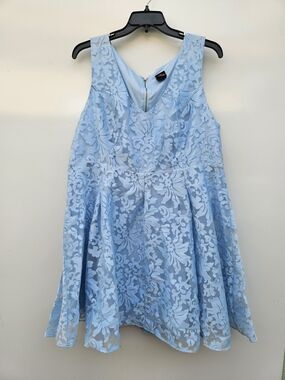 Light Blue Floral Lace V-Neck Fit & Flare Dress Size 22